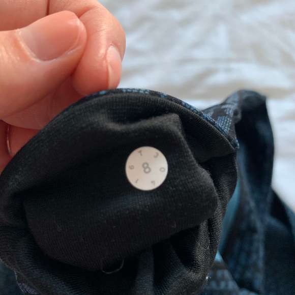 Worn once! Lululemon Wunder under tights size 8! - Picture 4 of 4